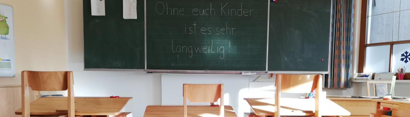 © Patric Niederbacher Tafel Klassenzimmer VS Serfaus Coronakrise